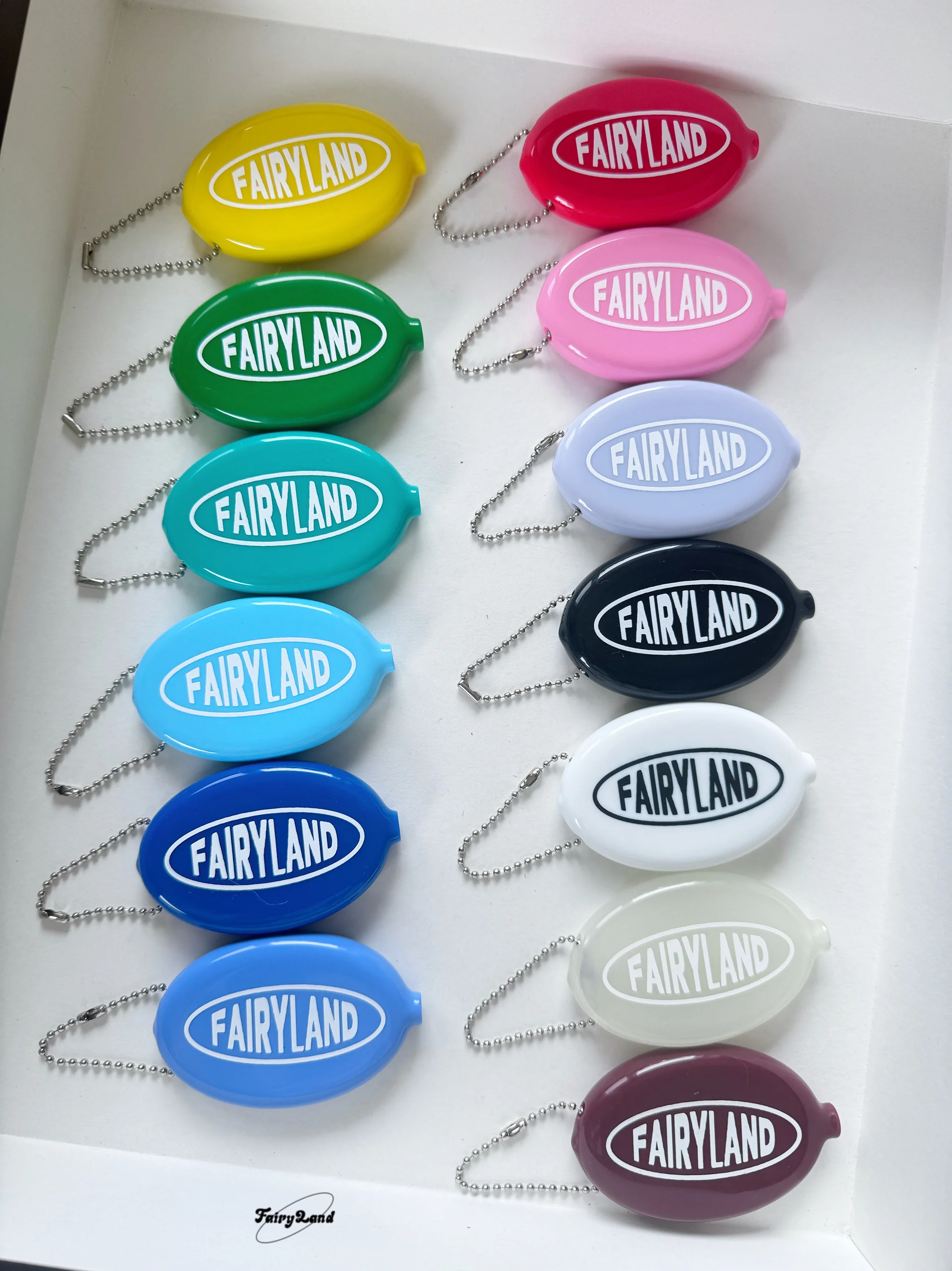 Retro Plastic Coin Purse Keychain Camping Outdoor Coin Wallet Rubber Key Holder Accessory Card Protector  Design