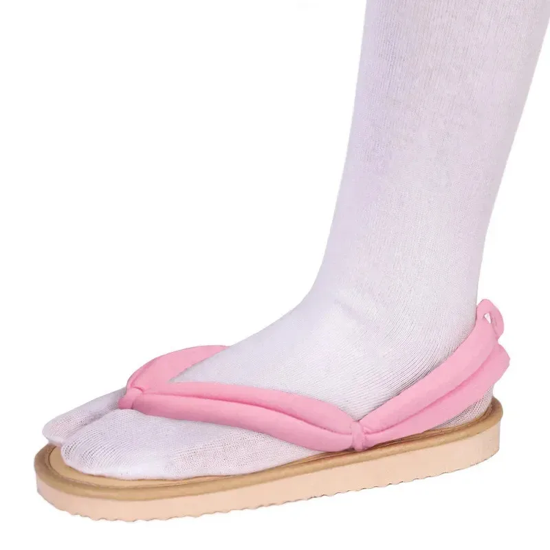 NewAnime Demon Slayer Cosplay Shoes Kimetsu No Yaiba Kamado Tanjirou Clogs Sandals Kamado Nezuko Geta Kochou Shinobu Flip Flops2