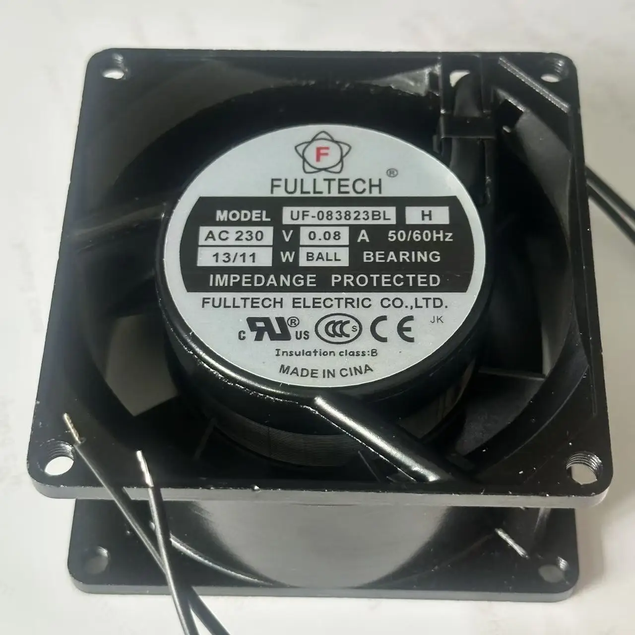 

FULLTECH UF-083823BL Вентилятор охлаждения сервера переменного тока 230 В 0,08 А 80x80x38 мм
