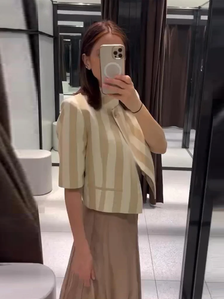 Kurzärmeliger Gestreifter Cropped-Anzugblazer für Damen, Eleganter Stehkragen, Einreihig mit Seitlicher Knopfleiste, Lockerer Mantel, Schicker Damen-Pendler-Oberteil – Detail 21