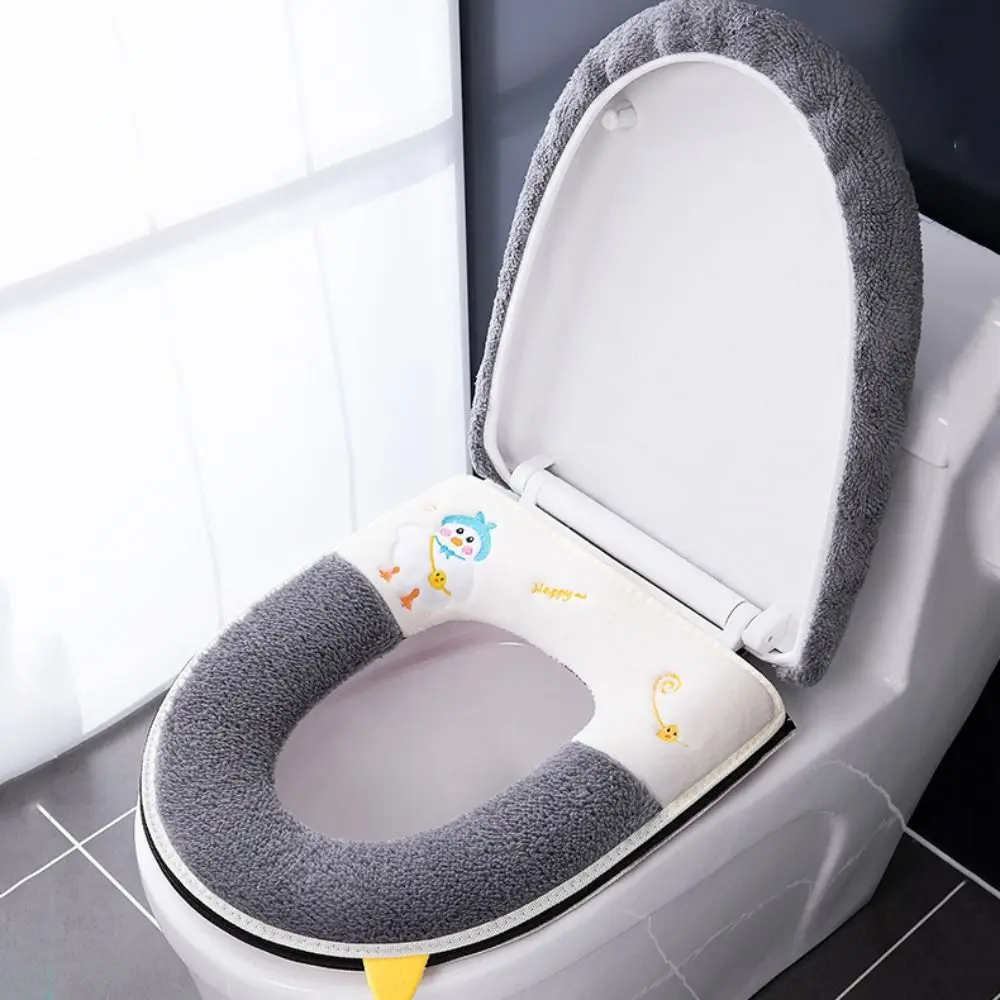 

2PCS/Set Cartoon Embroidered Toilet Seat Cover Warm Toilet Seat Mat with Handle Zipper Protector Closestool Cover Cold Season