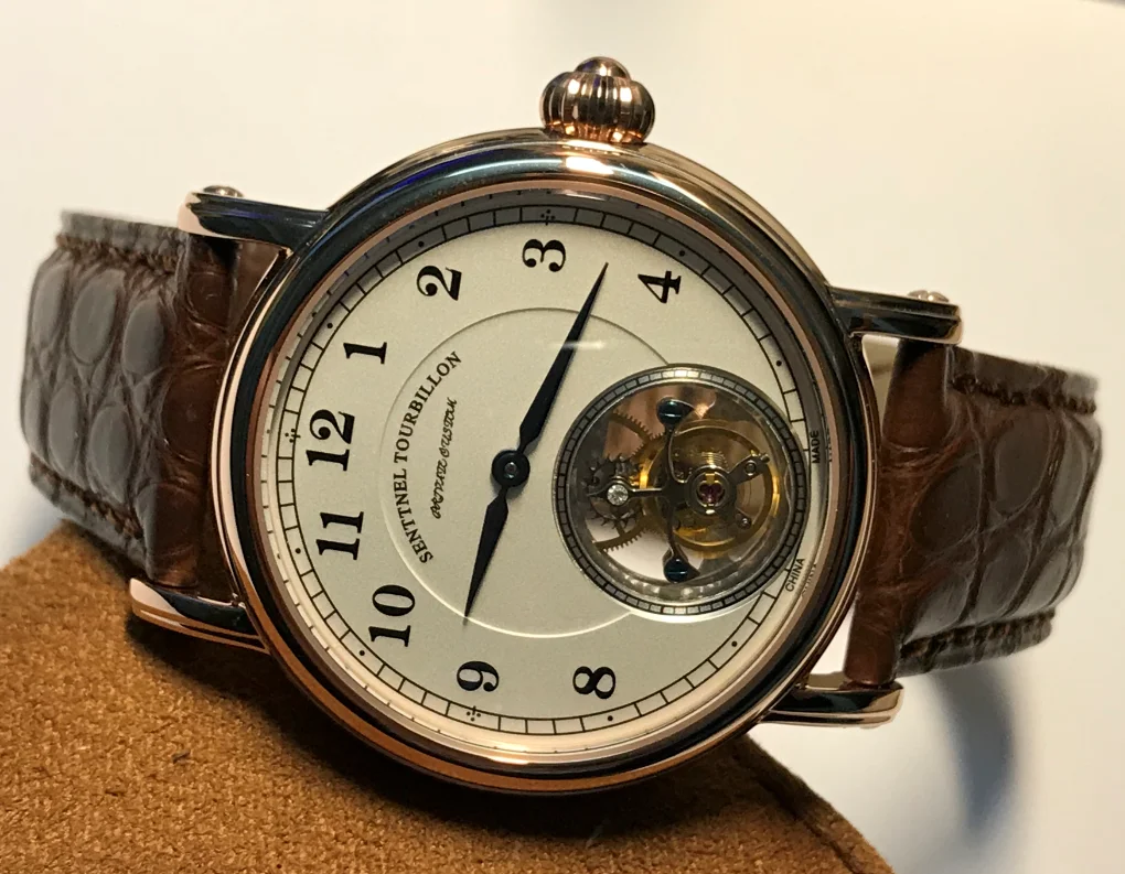 Uhr mit Tourbillon-Uhrwerk 818.900 Uhrwerk. ST800 Tourbillon Uhrwerk Herrenuhr Automatik