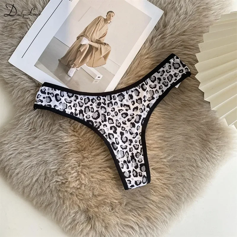 1PC Low Waist  Women Panties Leopard-print Sexy Underwear Women Seamless Silk Cotton Hollow Out Thongs Female Briefs Underwear