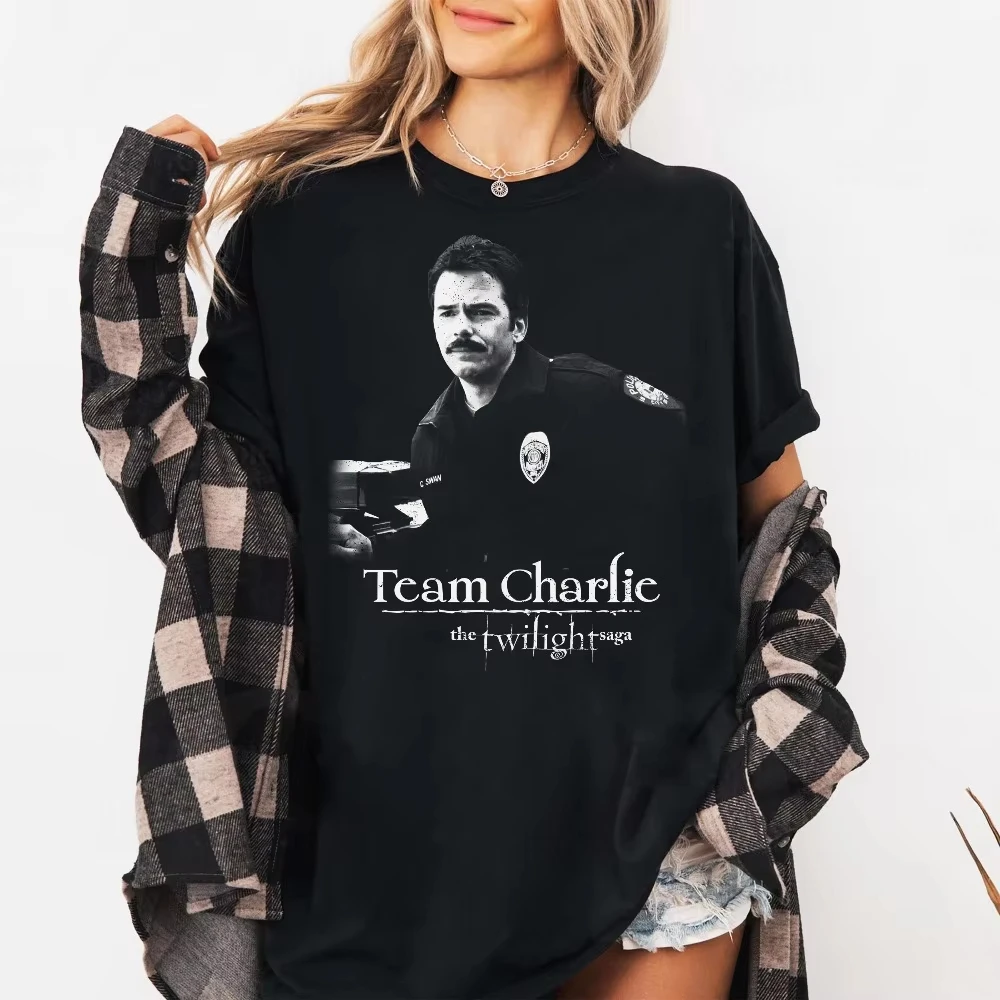 2026 Charlie Swan Shirt, Twilight Billy Burke, Charlie Team's New Season Casual T-shirt Suitable for Both Men and Women