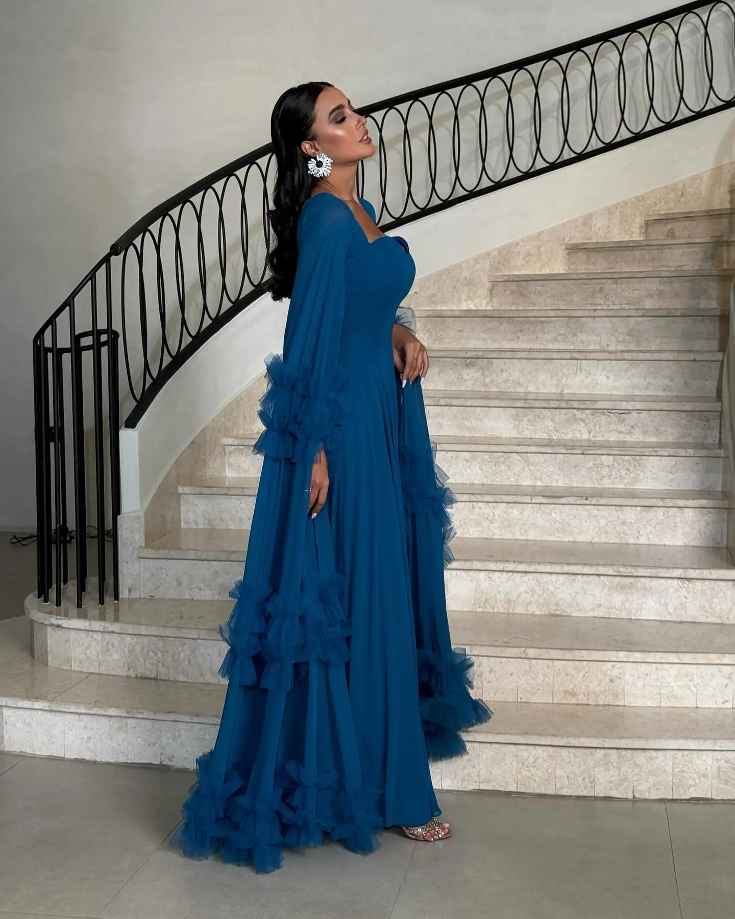 Рисунок 3 - Платья для выпускного вечера по