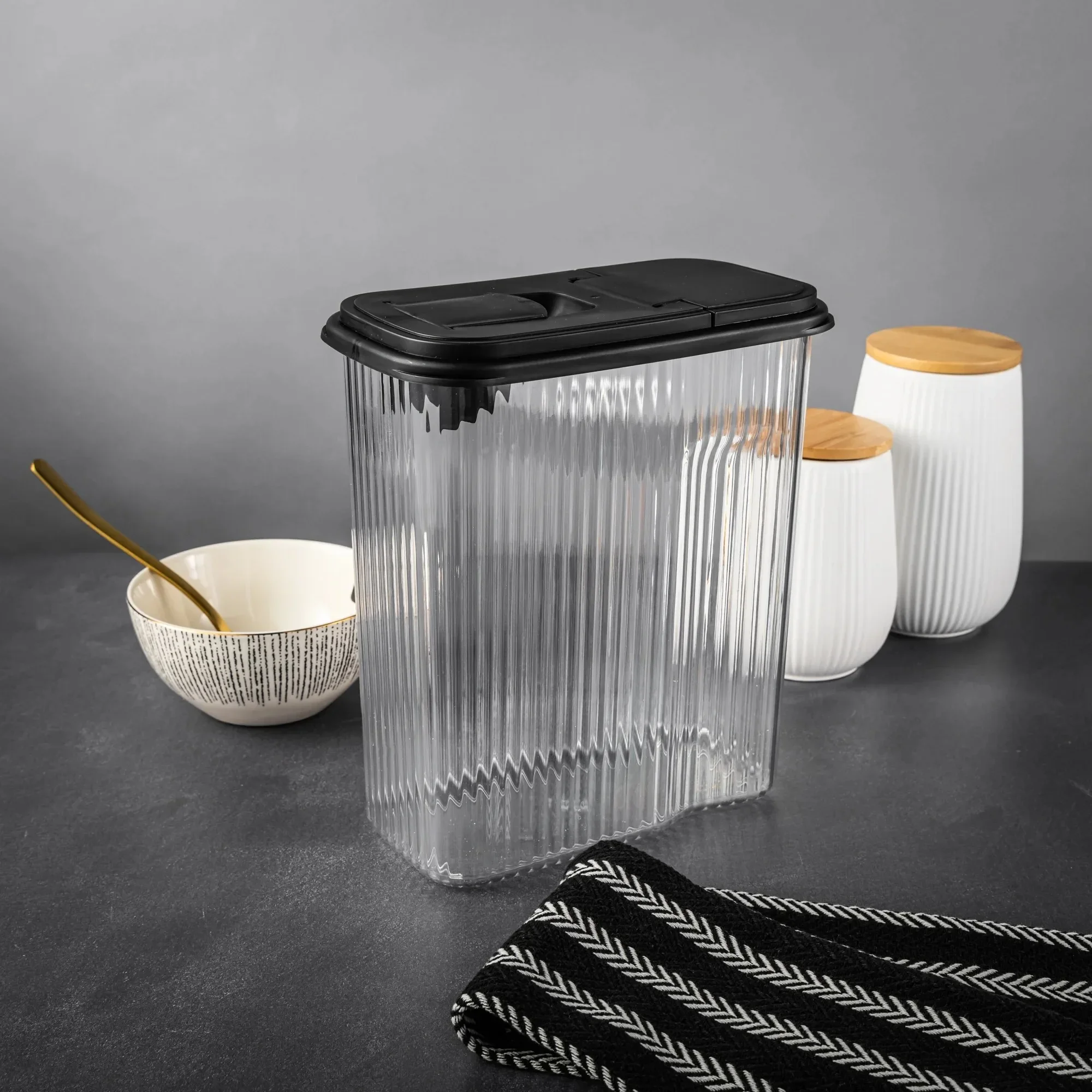 حاوية حبوب الزعتر والطاولة سعة 4 لتر مع غطاء صنبور، شفافة