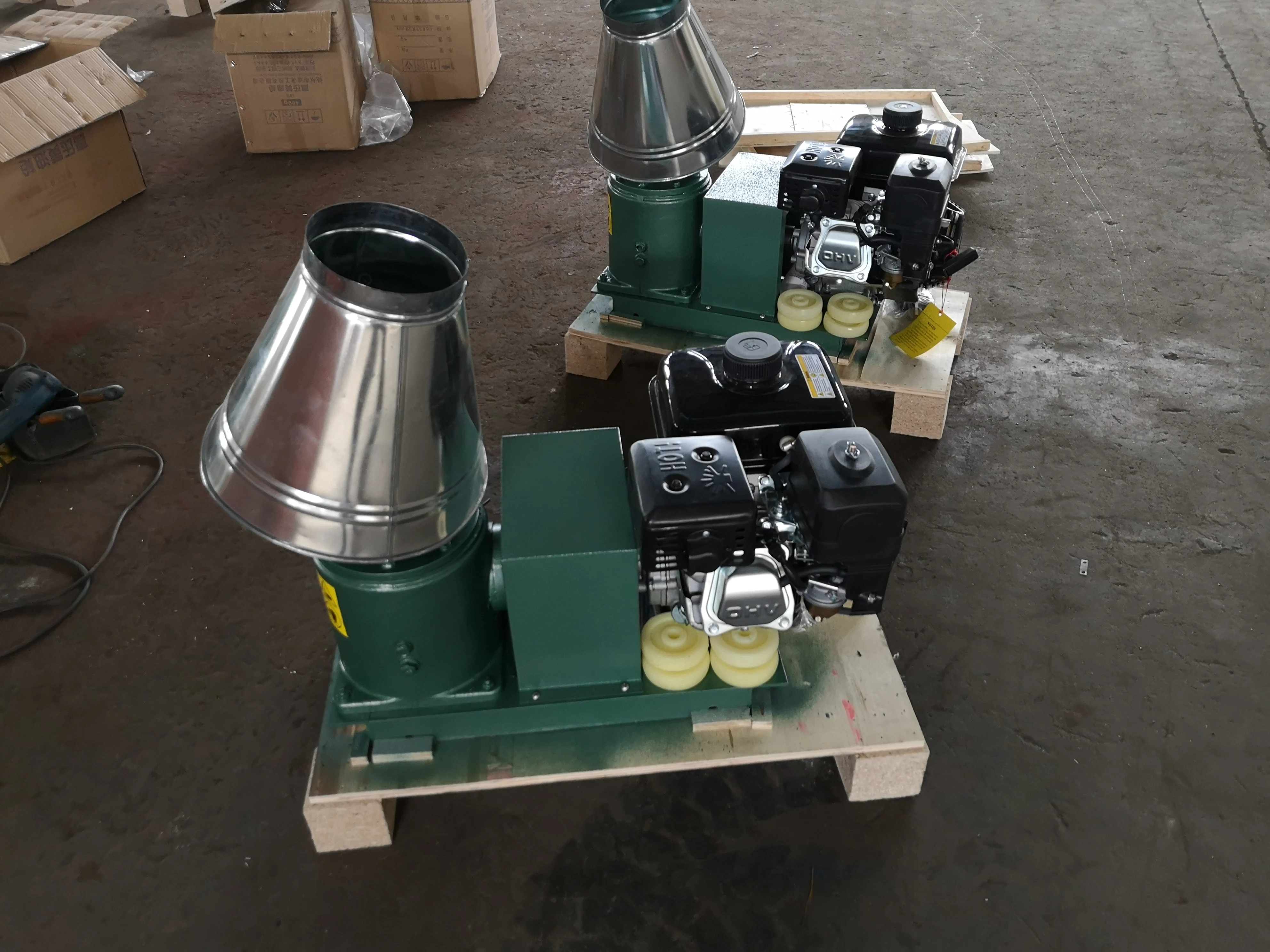 7.5hp Manual Start  Alfalfa Pellet Mill Electric Start Wood Sawdust Pelletizer