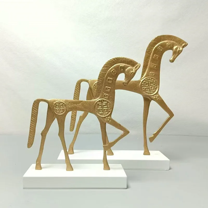 

Креативные металлические выдолбленные декоративные поделки Lucky Horse, скульптуры животных, абстрактное искусство, украшение для дома и гостиной