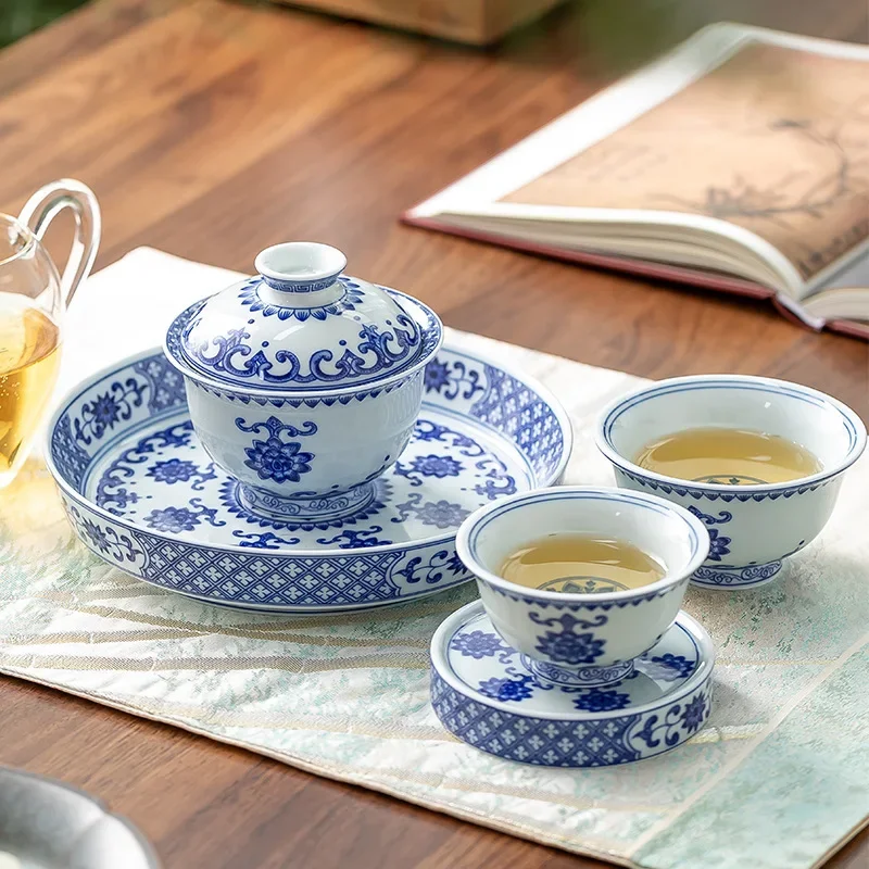 Jingdezhen Blue-and-white Lotus Treasure Gaiwan High-end Hand Presser Cup Master Cup Personal Ceramic Kung Fu TeaCup Collection