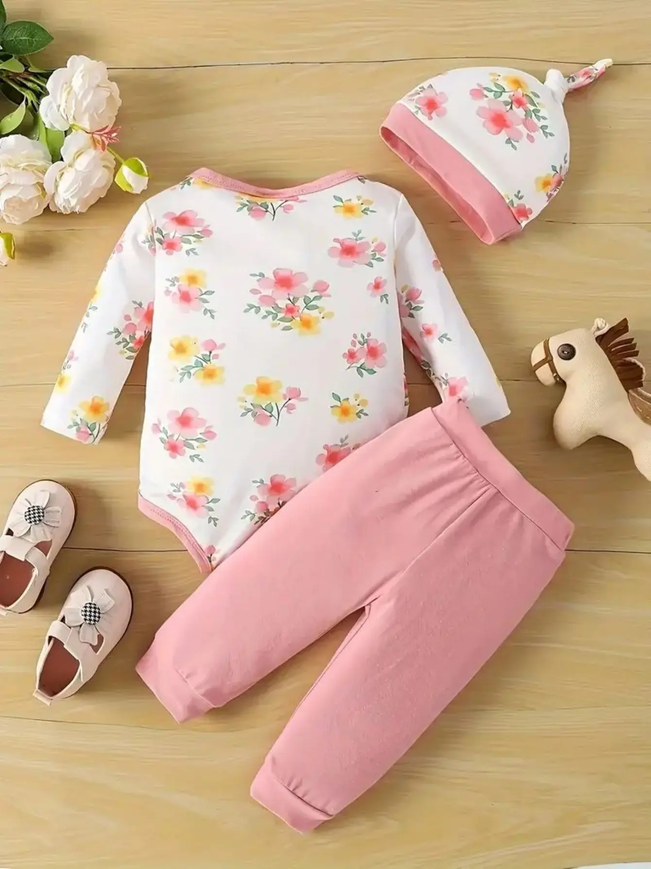 طقم بدلة بأكمام طويلة وطبعة فيل زهري للفتيات الصغيرات، وسروال وردي، وقبعة صغيرة زهرية مكونة من ثلاث قطع #2