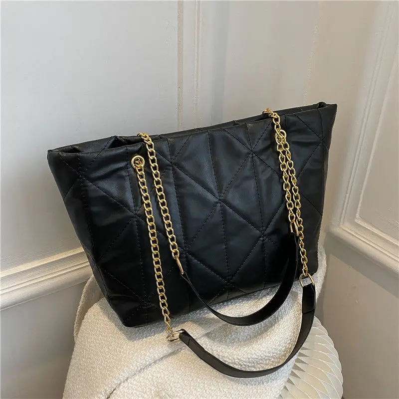 Qiu Lingge Women's High Capacity Bag 2023 New Fashion Korean Wave Crossbody Bag Versatile INS Chain Shopping Shoulder Bag