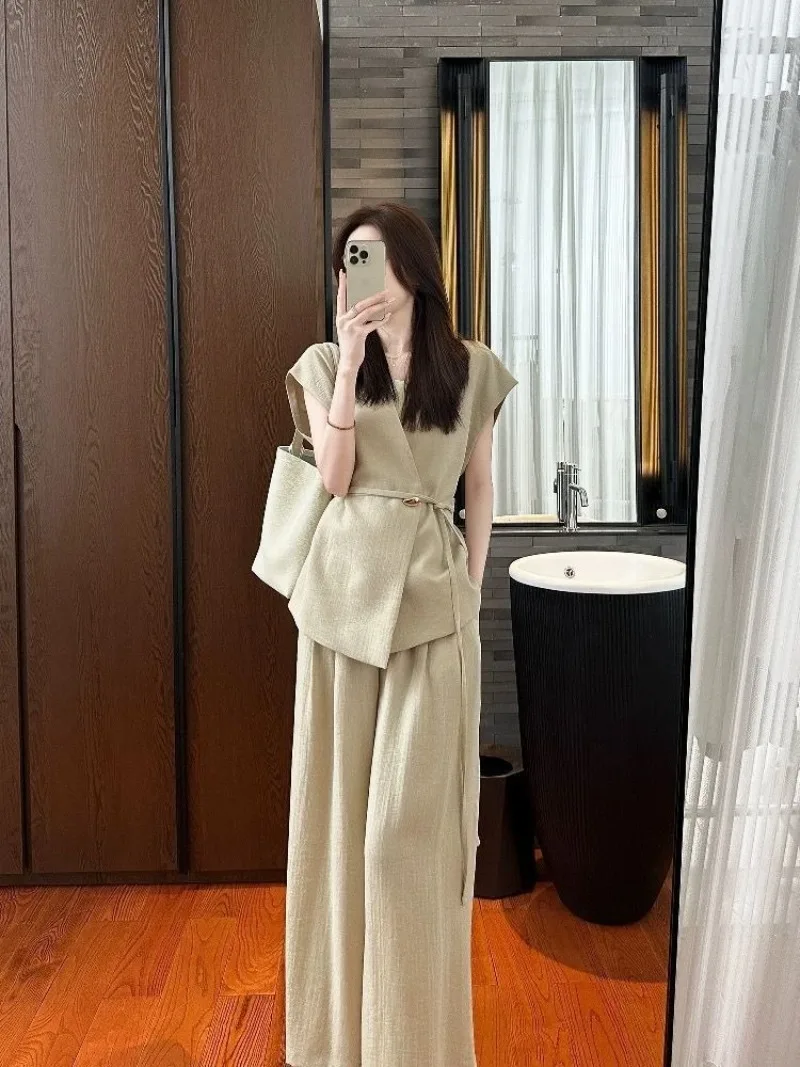

2026 Hot Summer Women's Khaki Vest and Pants Set Chic Office Workwear for Professional Look