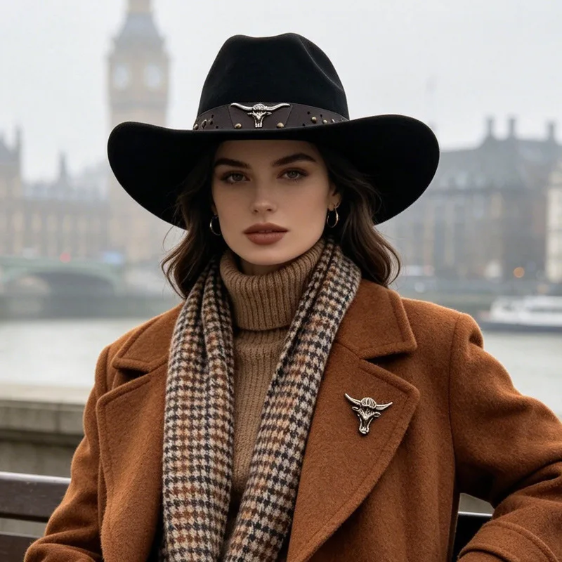 British-style peaked denim, for men and women, with rolled brim, ethnic-inspired top, and exquisite French-style jazz hat.