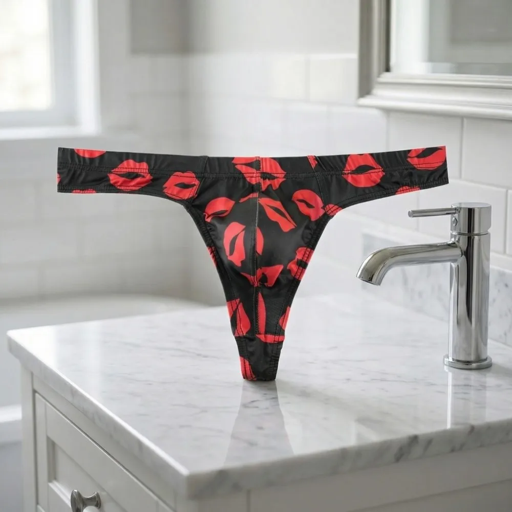 Comfortable Ice Silk Men Lip Pattern Thongs Low Waisted Lingerie Men's Panties T-back Red Lip Underpants Male