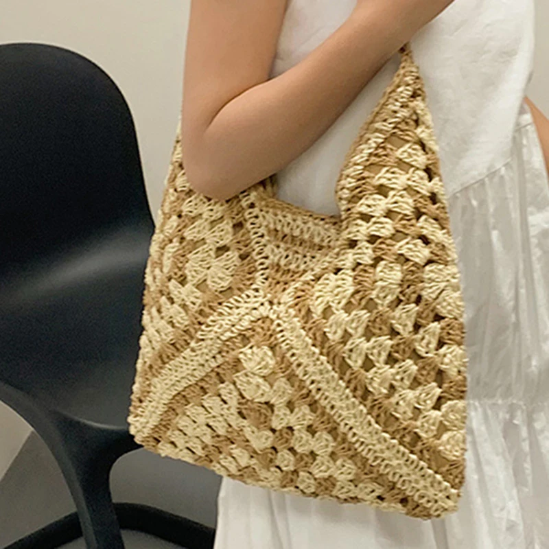 Popular Women's Woven Straw Shoulder Bag Medium Size Handbag With Handle For Beach Vacation