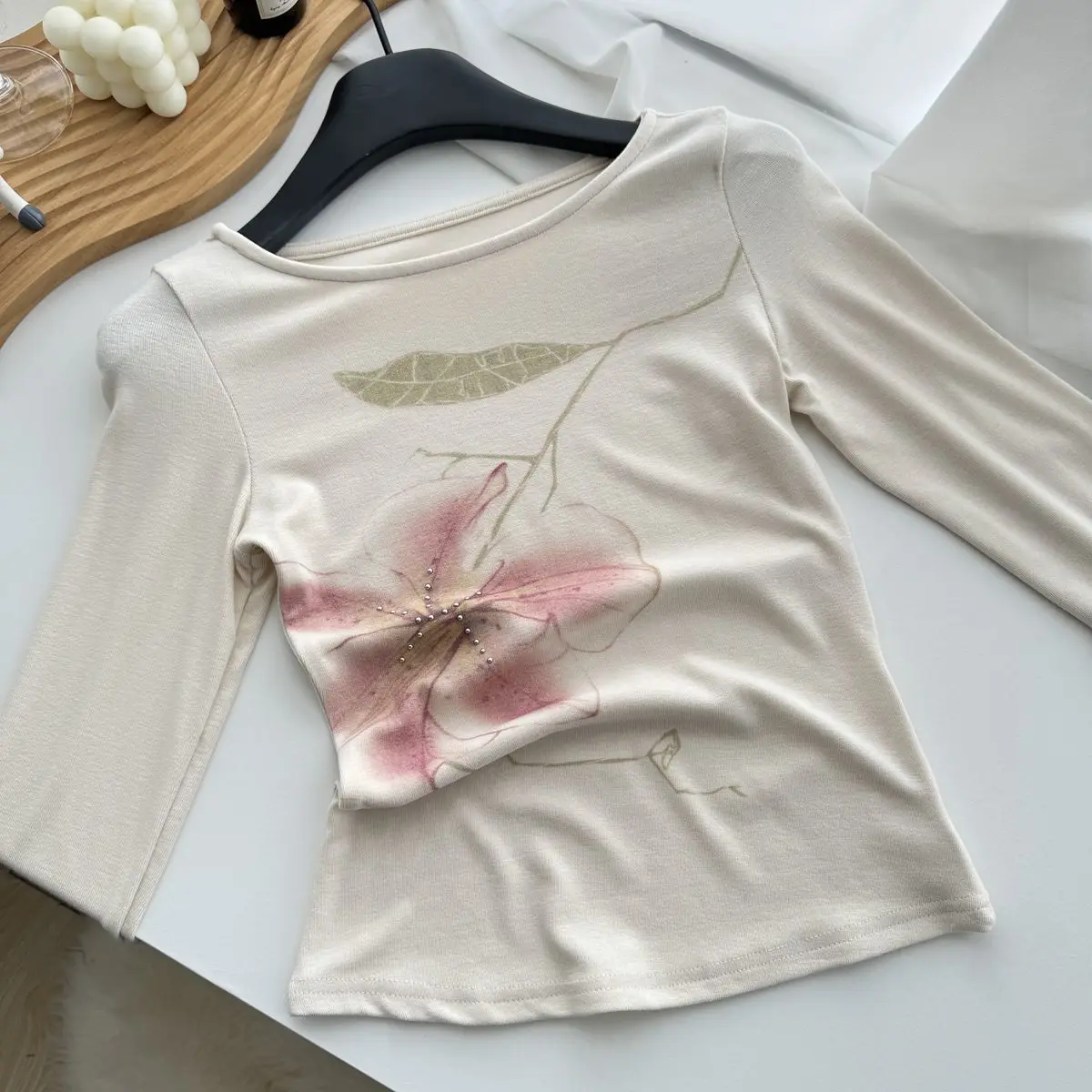 

Fashion Printed Lazy Style Off Shoulder T-shirt Slightly Transparent Round Neck Design Long Sleeved Base Top 2025 New
