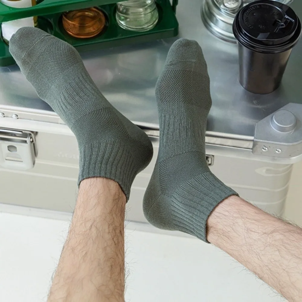 

7pairs Simple Solid Color Boy Socks Short Tube EUR 37-44 Embroidery Socks Hosiery Breathable Men Socks Male