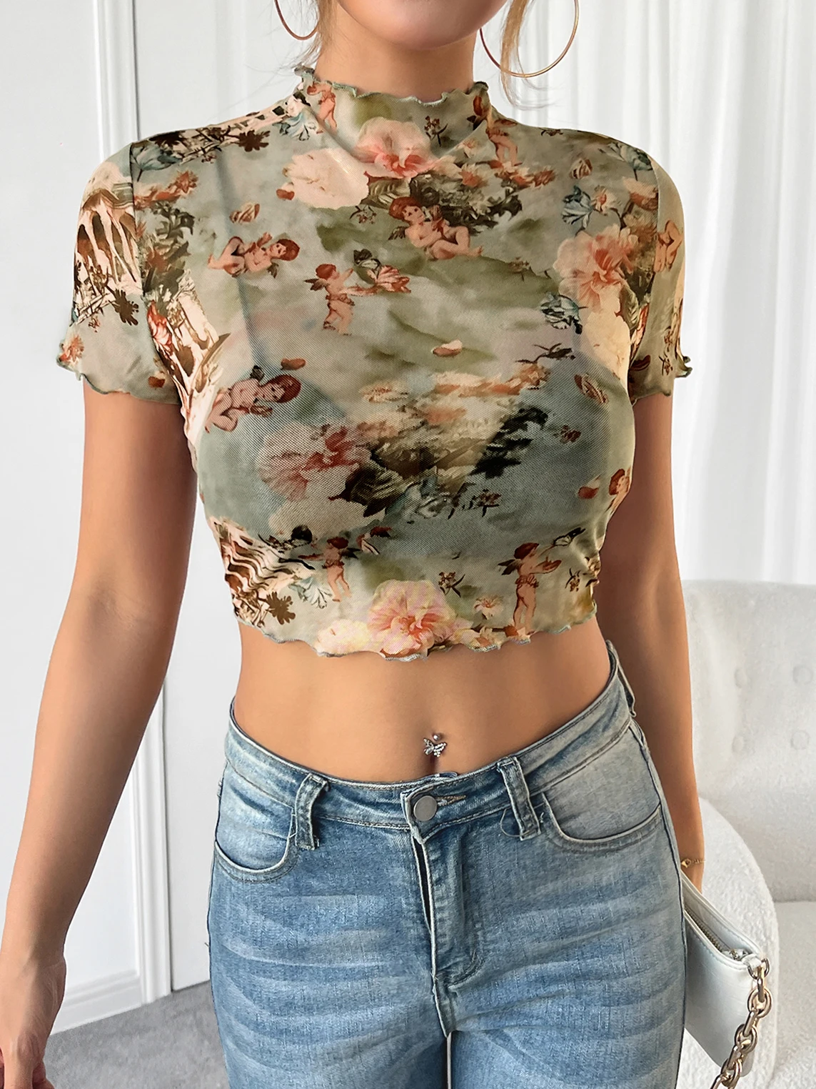 تي شيرت مثير بطباعة عشوائية أنيقة للنساء |   بلوزة قصيرة عصرية بتصميم فريد من نوعه، قماش ناعم مسامي لراحة طوال اليوم