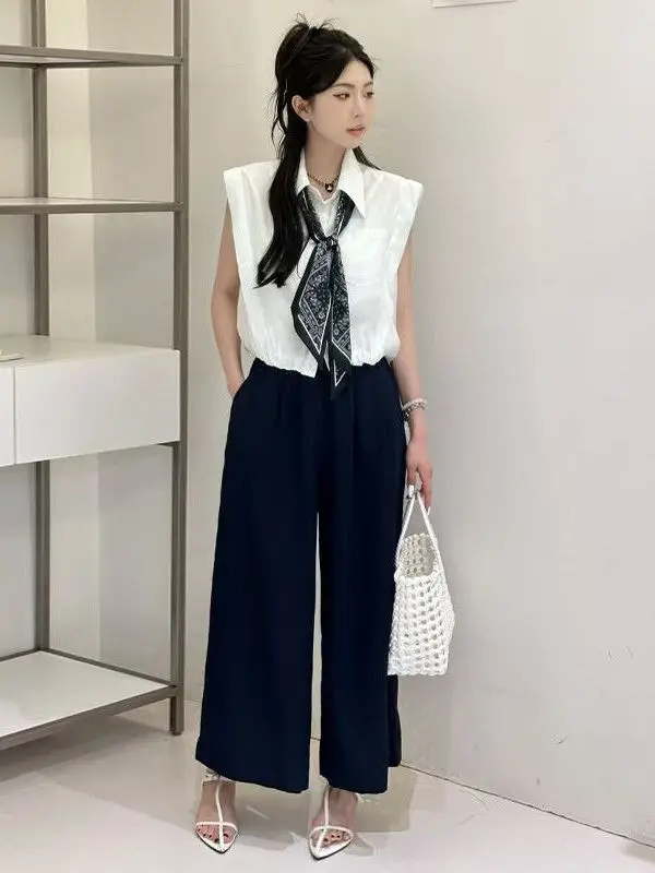 

Fashionable Versatile Sleeveless Shirt Women's Summer New Design Silk Scarf Lightweight Luxury Top Collar Button Detail