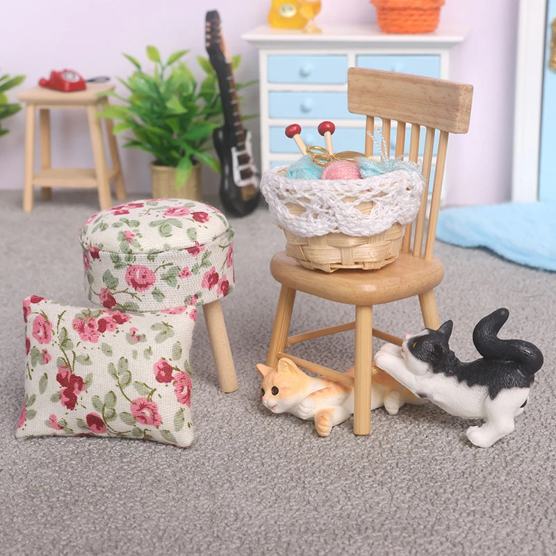 

1 Set Photo Props 1:12 Scale Dollhouse Furniture Miniature Chair Wood Mini Stool Little Cat Scene Model DIY Accessories