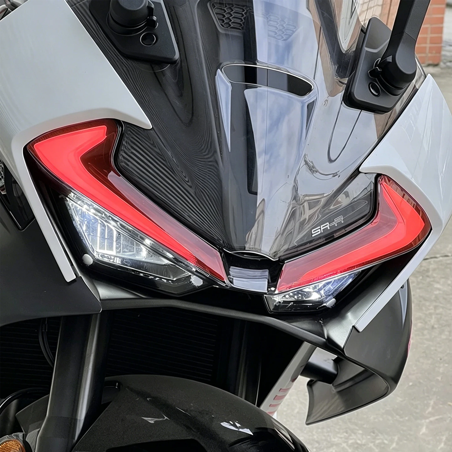 Für CFMOTO 675SR Gradient Motorrad-Scheinwerferschutzfolie Aufkleber Moto Sportbike Augenbrauen-Licht Vinyl Zubehör Dekor – Detail 2