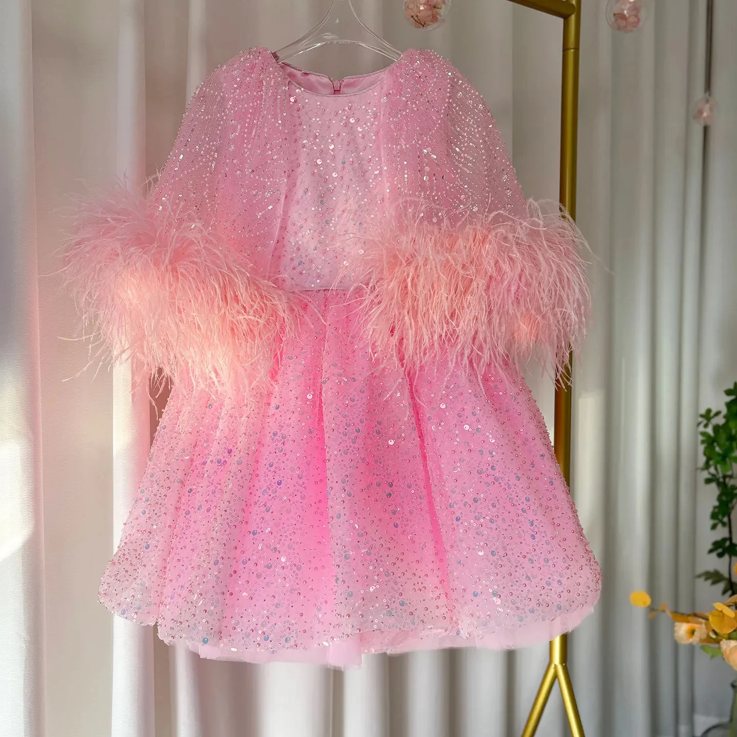 Customized Pink Flower Girl Dresses For Wedding Sequins Feather Half Sleeves Kids Birthday Party First Communion Pageant Gown