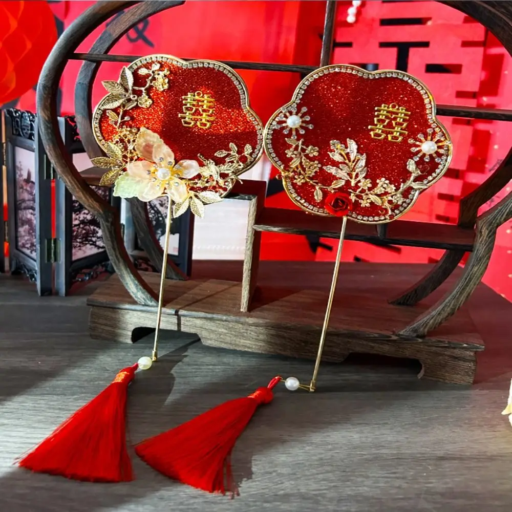 

Chinese Style Mini Chinese Fan with Pendant Handheld Bridal Group Fan Vintage Ancient Chinese Silk Fan Chinese Wedding