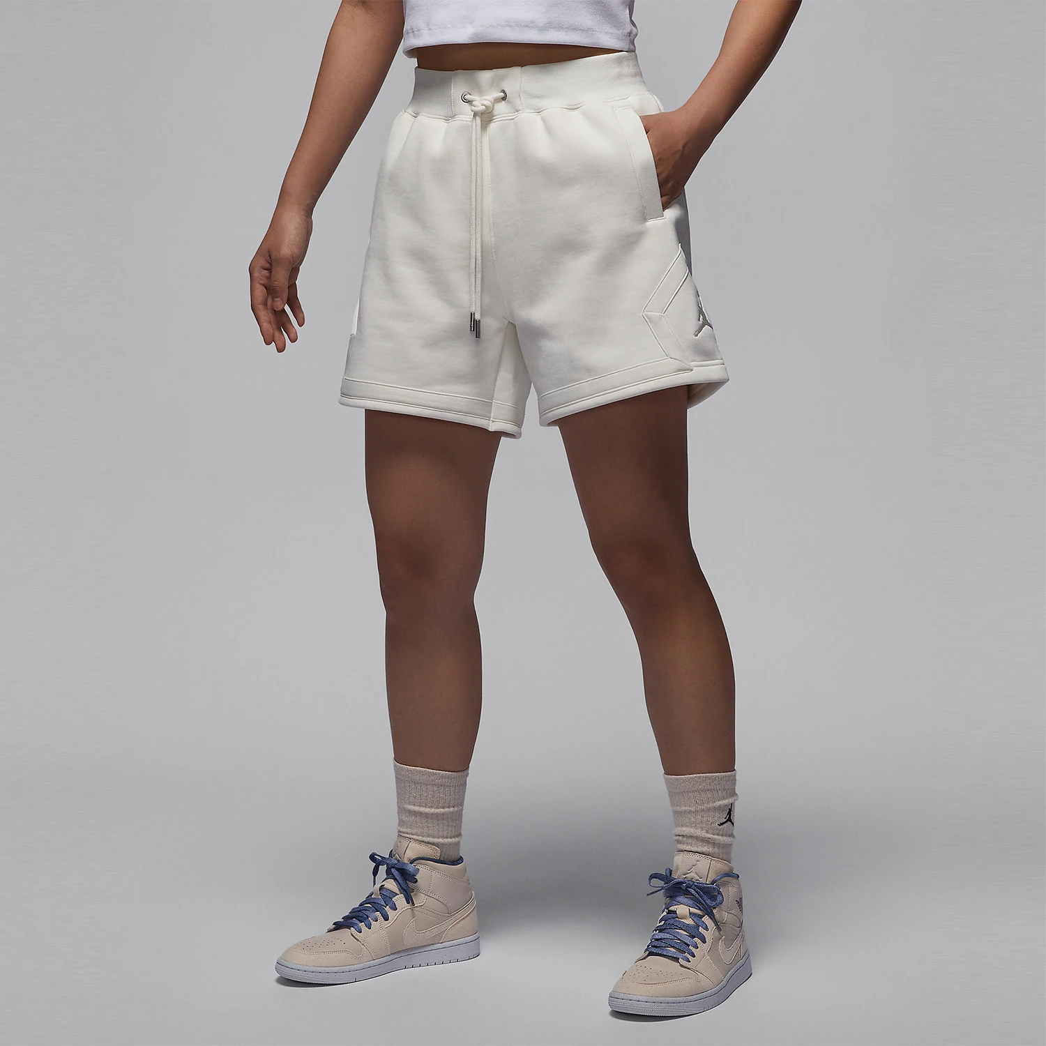 

Nike Authentic New Women's Loose Fit Fleece Knit Shorts FV7057-133