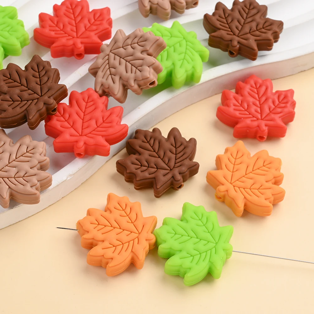 8Pcs Maple Leaf Fall Fashions Silicone Beads for DIY Keys Chain Loose Spacing Focal Beads Jewelry Making Necklaces Bracelets