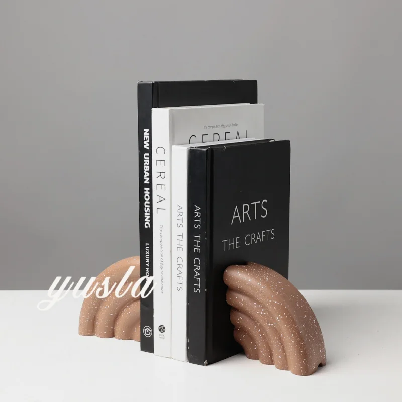 Minimalist bookends, book stands, decorative items for model rooms, living room coffee tables