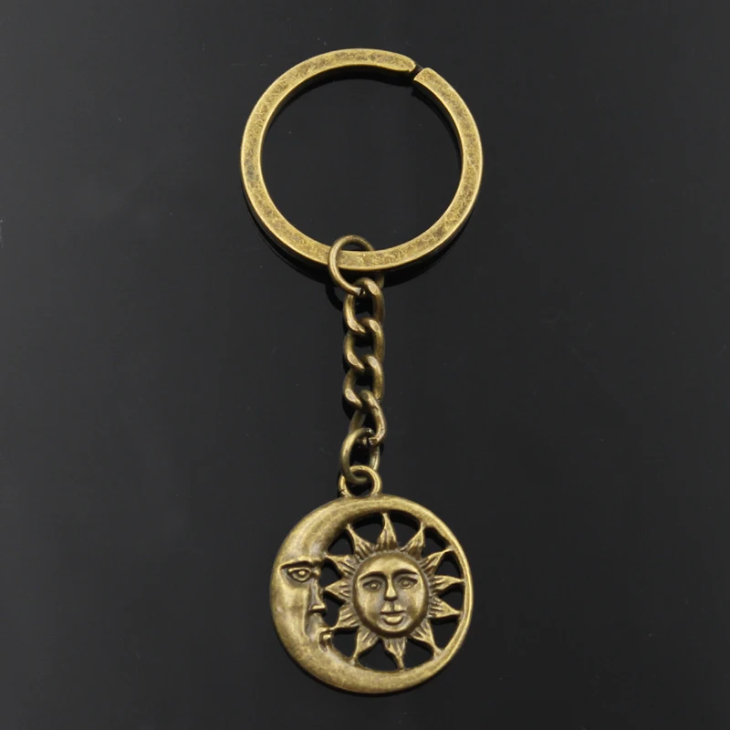 New Fashion Keychain 28x24mm Sun Moon Pendants DIY Men Silver Color Car Key Chain Ring Holder Souvenir For Gift