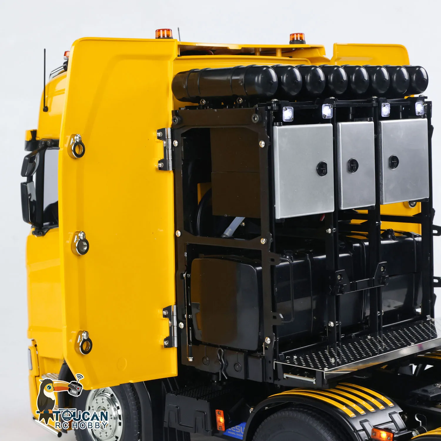 

Finished TAMIYAYA 56371 1/14 8X4 770S RC Tractor Truck Radio Control Lorry Vehicle W/ 3-speed Smoking Unit Light Sound Toy Model