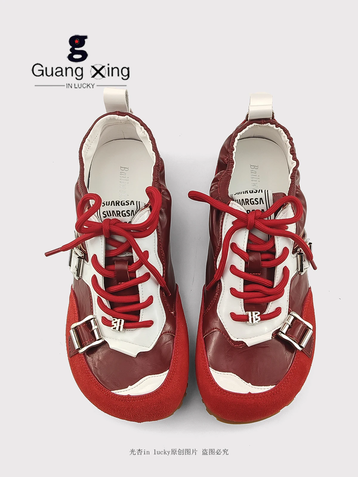 

Красные немецкие кроссовки женские, лето 2029, новые повседневные туфли с внутренним увеличением высоты, соответствующие цветам, обувь Форреста Гампа