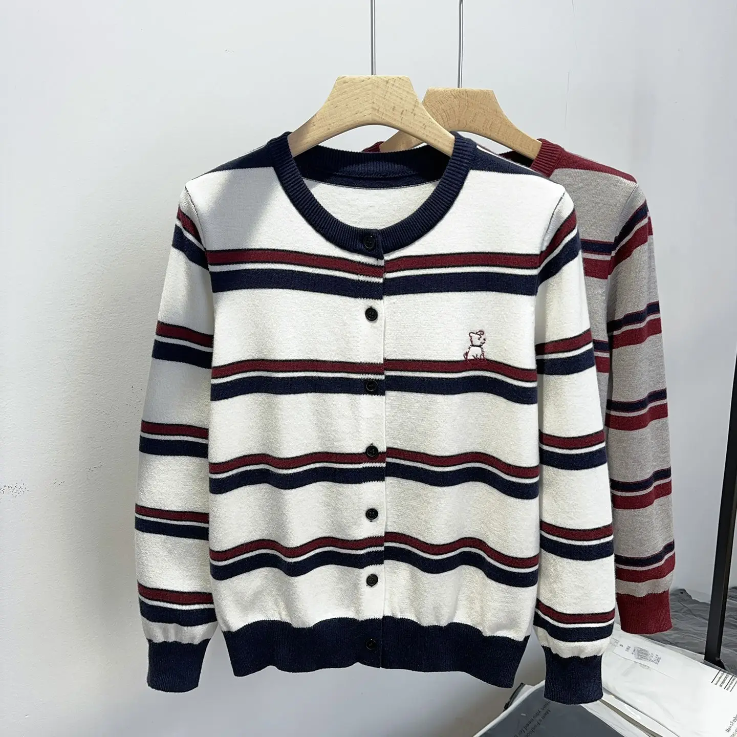 

Свободный женский вязаный кардиган с круглым вырезом, на пуговицах, повседневный, модный, осенне-зимняя новинка