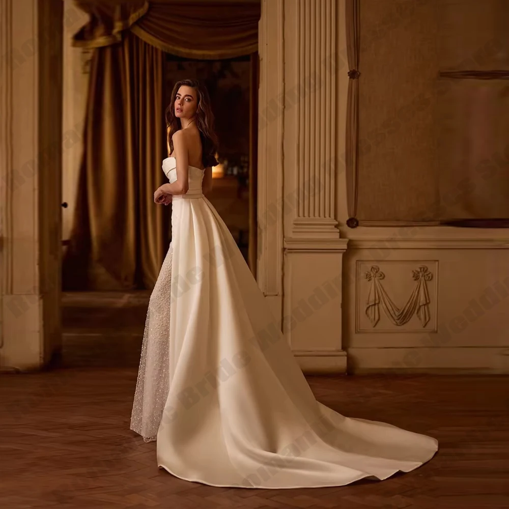 Luxury Strapless Sheath Wedding Dress Sweetheart Neckline Satin Fabric Lace-up Back Floor Length Sweep Train Bride Gown Customiz