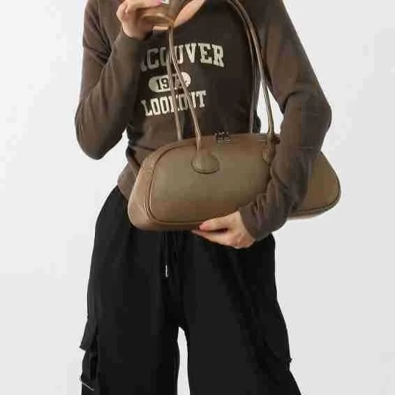 Women Shoulder Bag Korean Retro Textured Large Capacity Portable Handbag Casual Daily Commute 2025