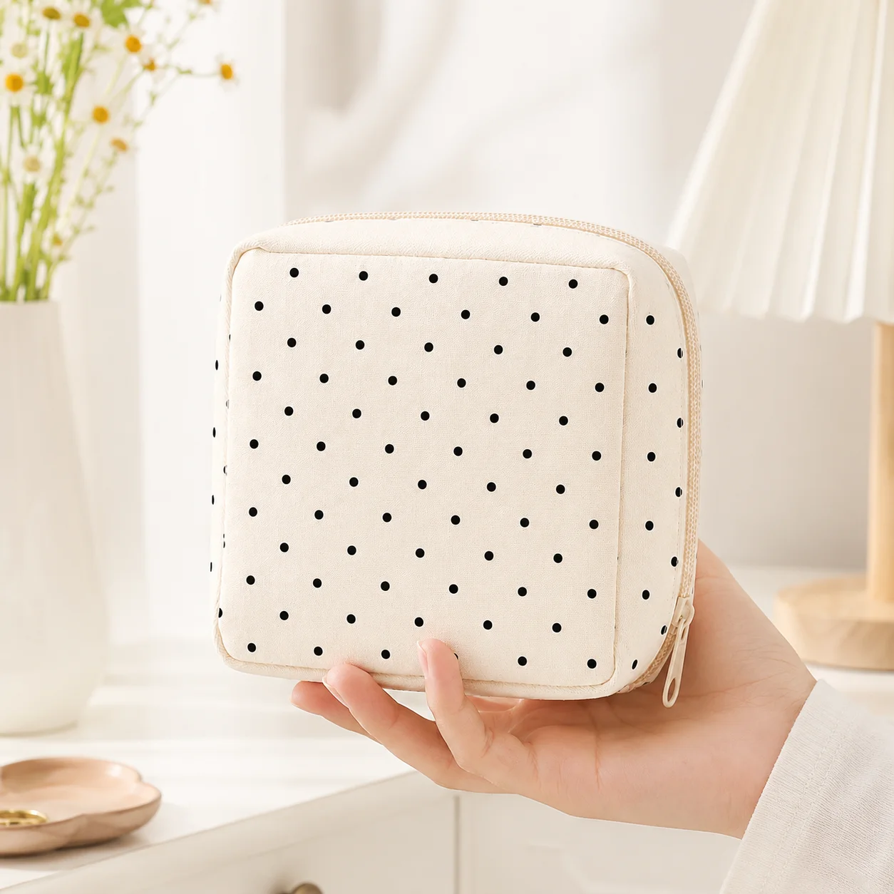 Minimalist Polka Dot Period Pad Organizer for Women, Portable Zipper Sanitary Pouch for Travel, School, Office & Daily Use
