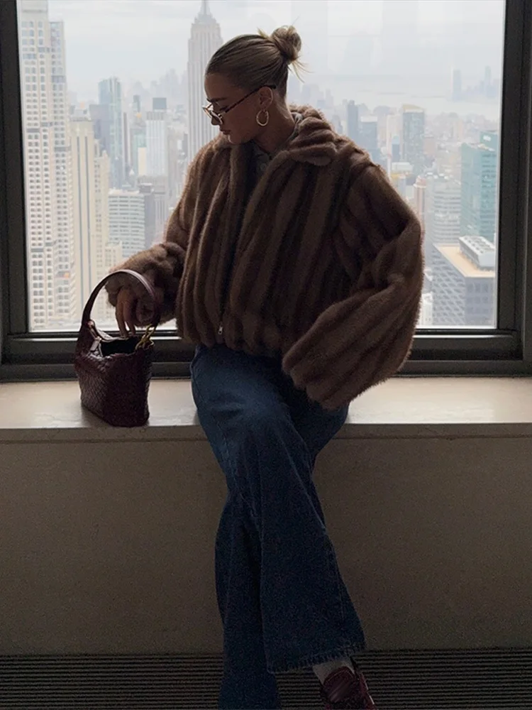 

Fashion Warm Women's Faux Fur Coat Autumn Long Sleeve Turn-down Collar Zipper Short Coats 2025 Winter High Street Lady Outerwear