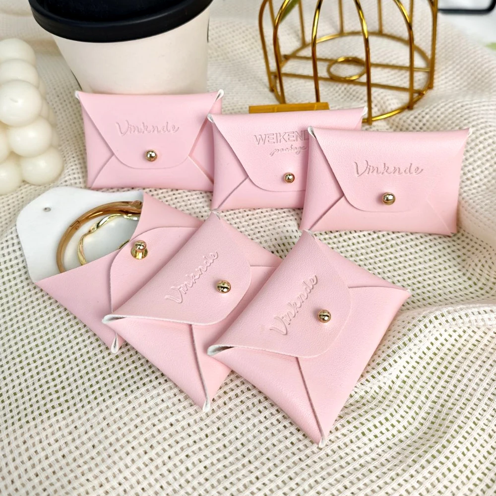 

Small PU Jewelry Storage Bags 10x7cm Custom Logo Portable Earrings Necklace Organizer Leather Rivet Pouches Wedding Snap Gift