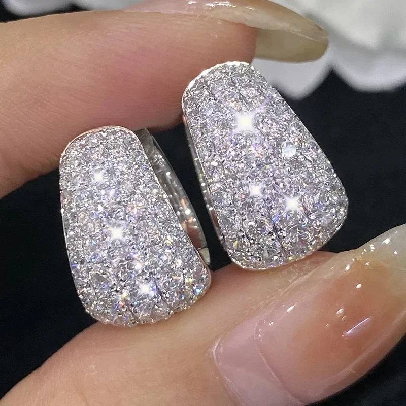 Classic Design White Zircon Small Hoop Earrings Female Simple Temperament Sparkling Earrings Buckle Banquet Party Jewelry