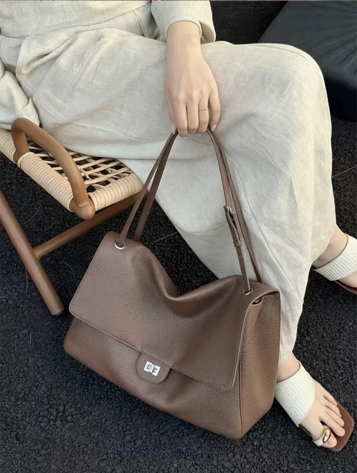 2026 Luxury Design Genuine Leather Crossbody Bag, High-End Underarm Shoulder Tote for Women, Large Capacity Commuter Purse - view 6