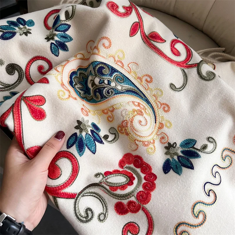 Autumn and Winter Travel Warm Cashmere Shawl Scarf Fashion Women Embroidery Print Pashmina Blanket Wraps Female Poncho Bufanda