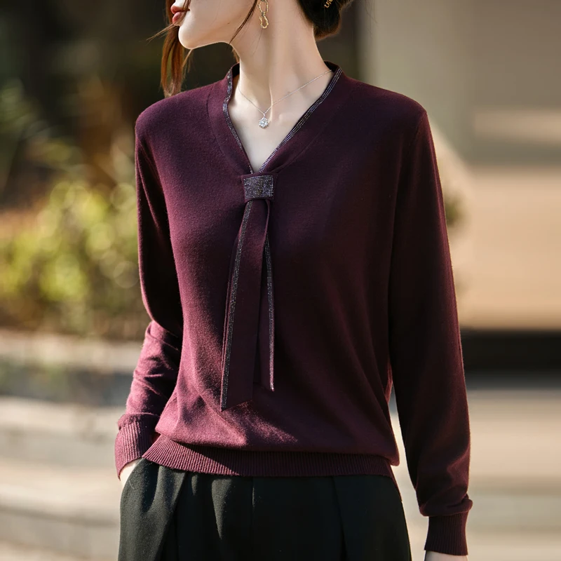 2025 autumn and winter women's cashmere sweater V-neck ribbon hot stamping sweater women's pullover sweater chic cashmere sweate