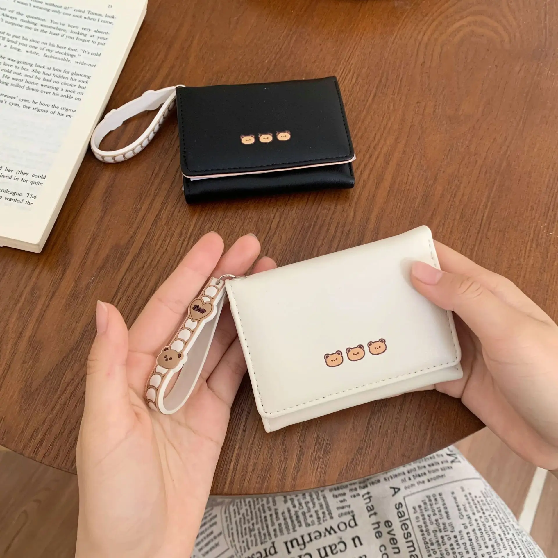 

Новый женский кошелек, женский короткий студенческий кошелек с несколькими картами, милый держатель для карт с медведем, большая вместительная сумка для карт, кошелек для монет, кошелек для девочек C311