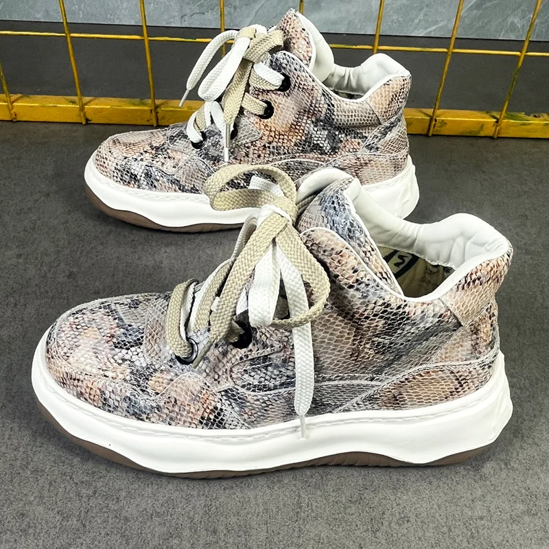 

Новые мужские уличные кроссовки в стиле лайт-люкс (европейский и американский), повседневные кроссовки на толстой подошве, модные полуботинки из натуральной кожи в немецком стиле, универсальные для спорта