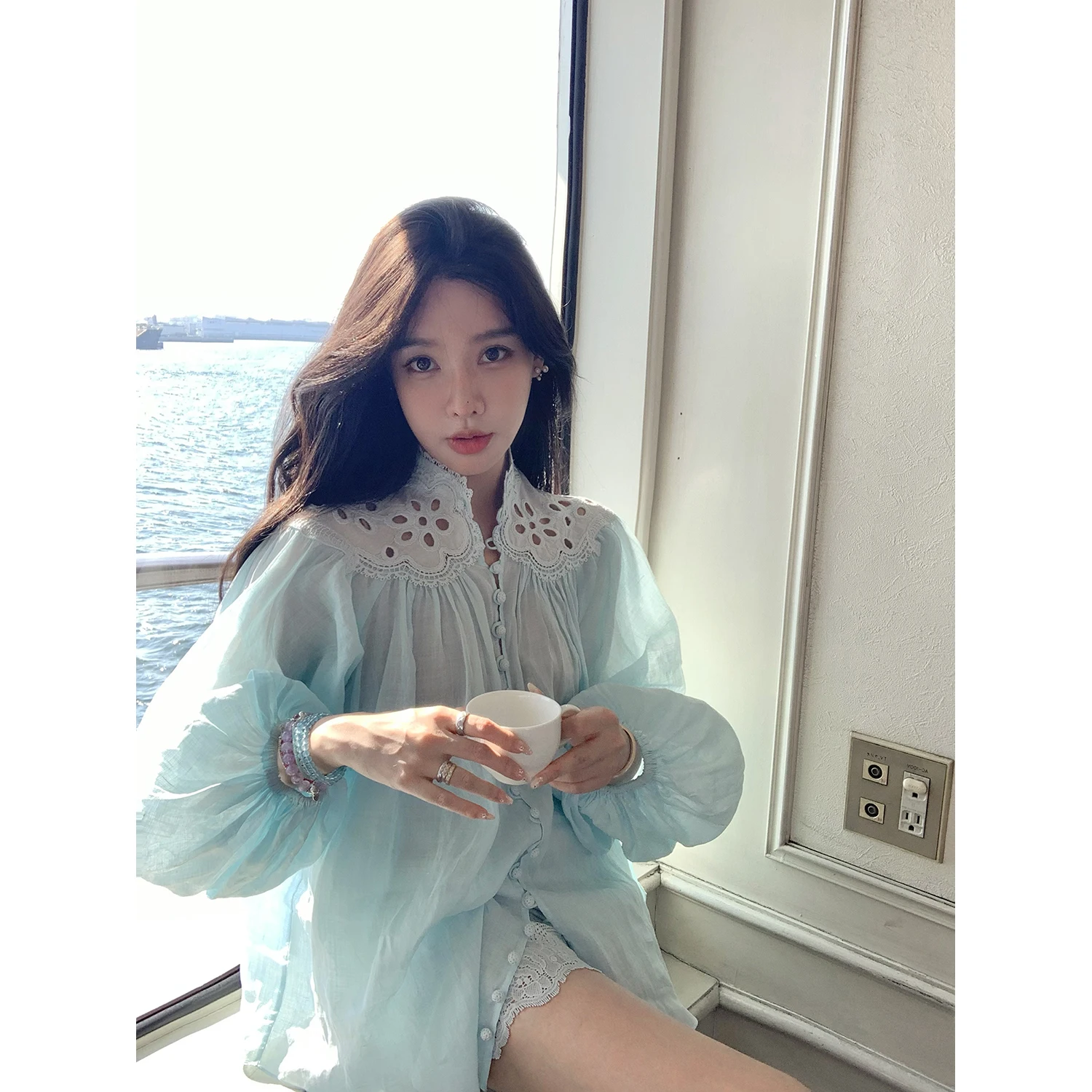 

ivian Italian Court Sle Embroidered Linen irt with Lantern Sves Stand Collar Women's Faion Set including orts