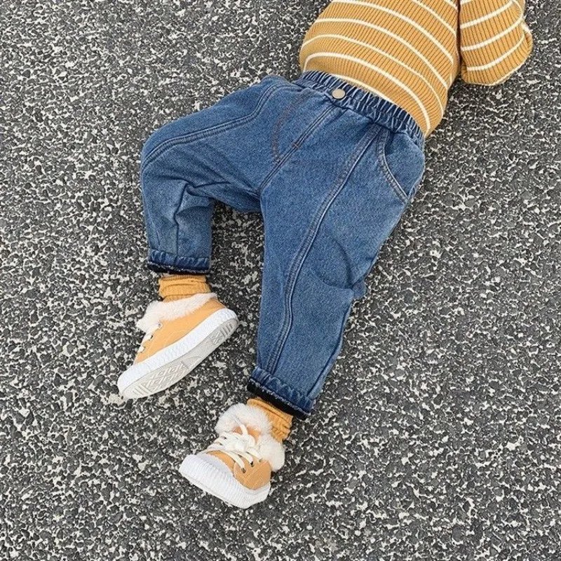Children's Velvet Jeans Winter Thick Pants New Boys' and Girls' Warm Pants Kids Outerwear Long Pants 90-140cm