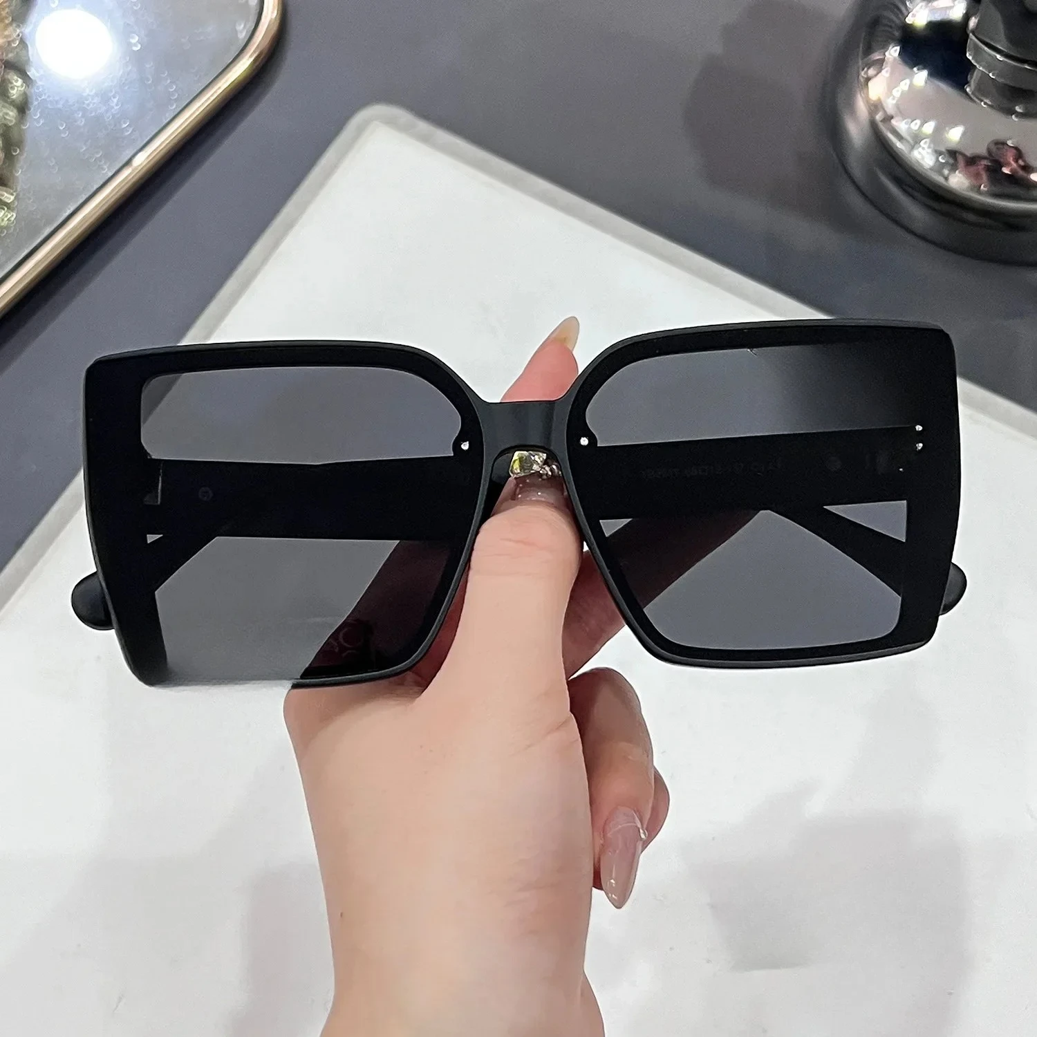 

Polarized Oversized Sunglasses Ladies, TAC Lens Anti-Glare, Square Shape UV400, for Street Style and Driving