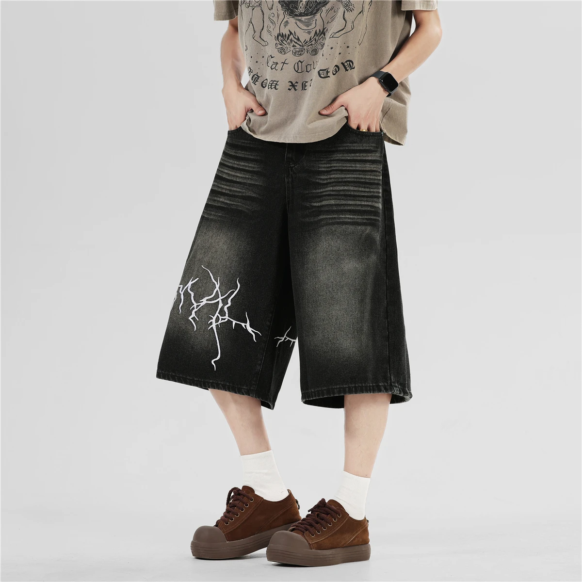 

Y2k Fashion Baggy Men Jeans Lightning Embroidered Cowboy Oversize Calf-Length Pants Streetwear Vintage Casual Wide Denim Shorts