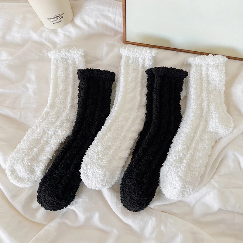 

Women Socks Winter Fleece Fuzzy Socks Female Autumn Happy Funny Middle Thick Tube Warm Home Black White Floor Soft Sleep Sock